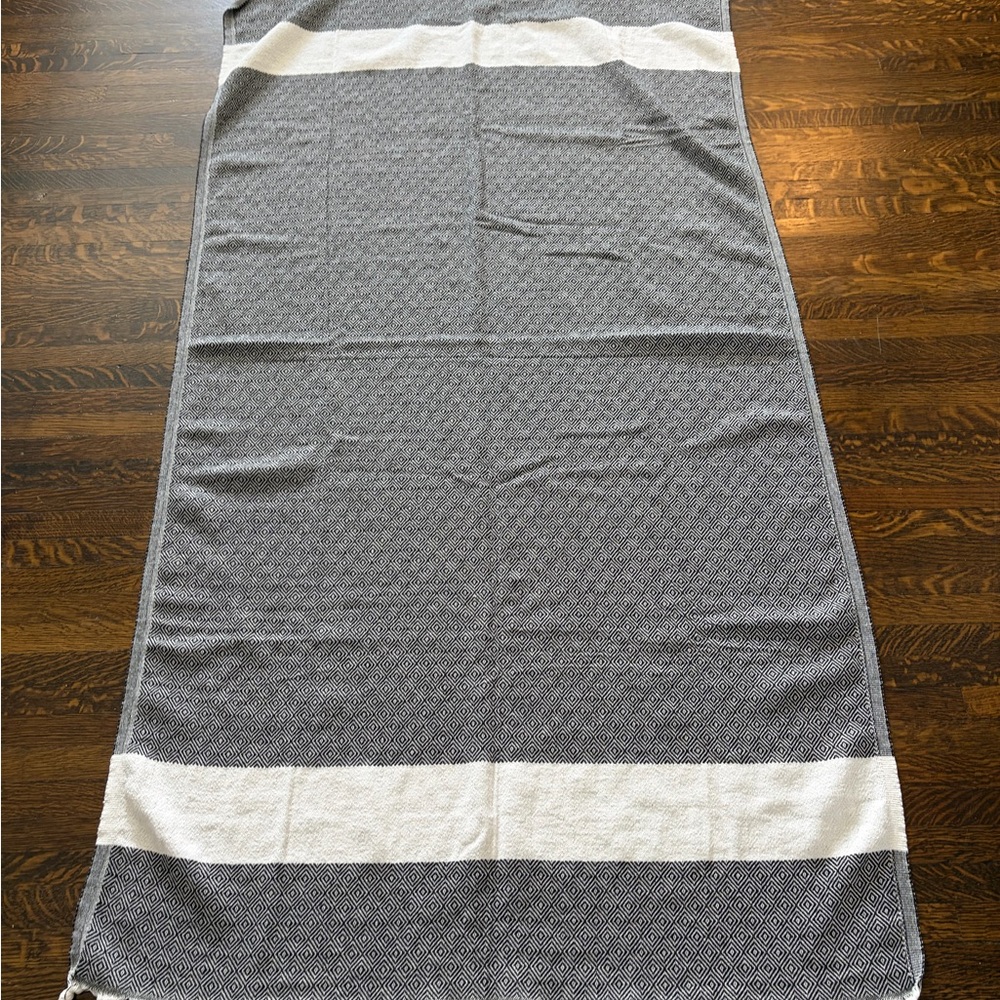 Soft Throw Blanket‎ With Fringe, Black & Cream Diamond Design, Size 35x62
